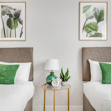 Executive 2 Bedroom Apt City Centre Free Pkg , Wifi By Tent Serviced Apartments ستينس المظهر الخارجي الصورة